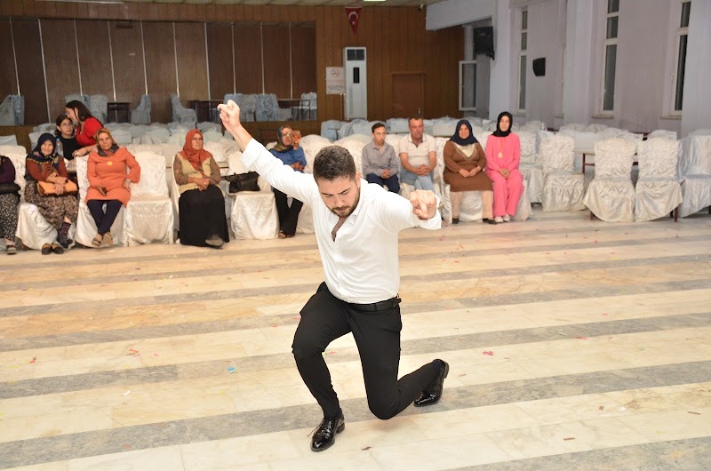 İzmit Zeybek