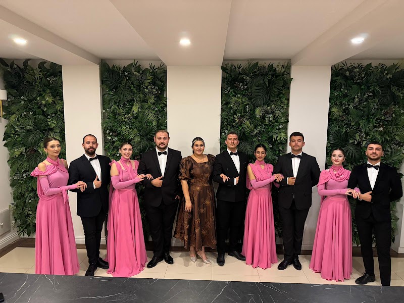Burdur Dans Kursu Düğün Kına Sünnet Zeybek Nedime Dans Gösterisi Halk Oyunları Ekibi Özel Ders ve Sanat Merkezi (BurDans)
