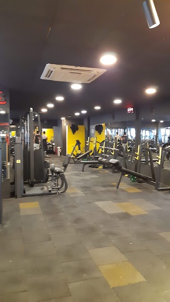 MUSCLE UP FITNESS CENTER