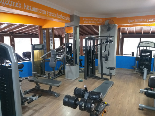 ALİ NURLU AKADEMİ SPOR SALONU