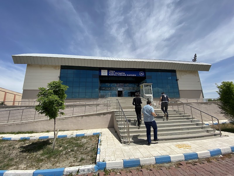 Iğdır Yarı Olimpik Kapalı Yüzme Havuzu