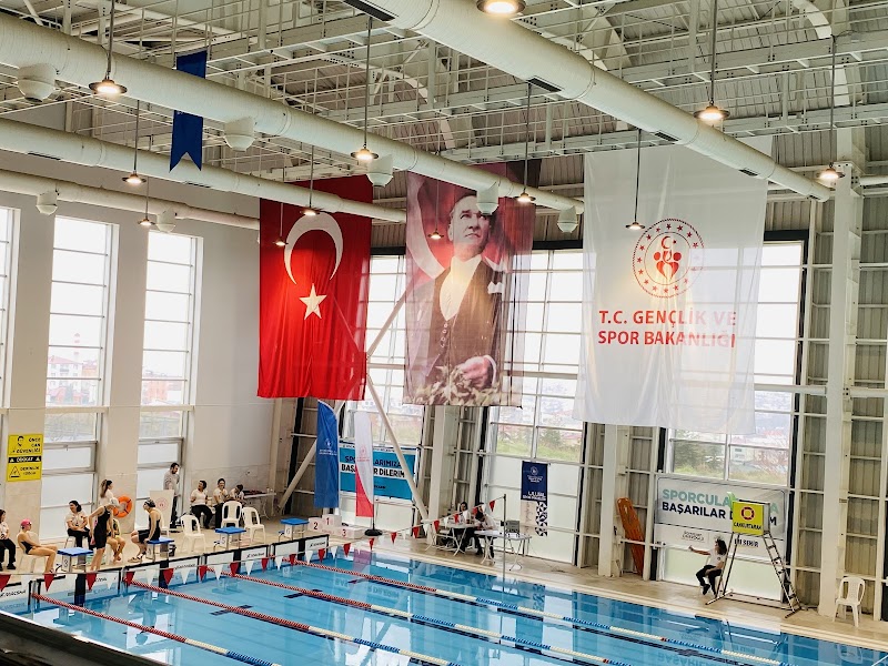 Dilovası Kapalı Yüzme Havuzu