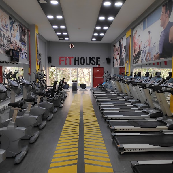 FitHouse Fitness Club