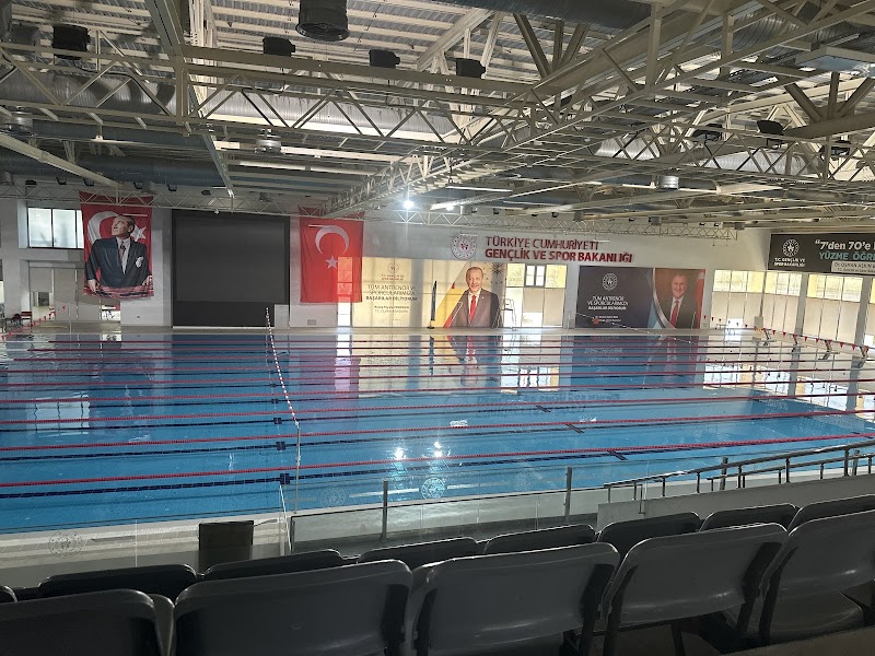 Haliliye Olimpik Yüzme Havuzu