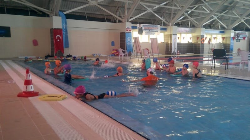 Yalova Kapalı Yüzme Havuzu