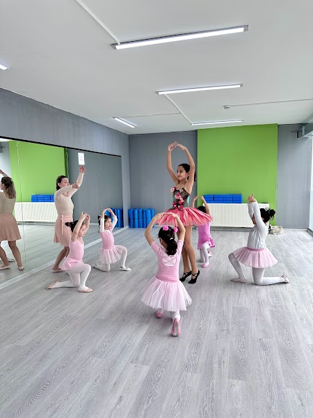 YALZEN ACADEMY | Dans, Sanat, Müzik ve Spor | Cimnastik, Bale, Yoga Pilates | Tiyatro, Rekreasyon | Anne Çocuk Genç | Yalova