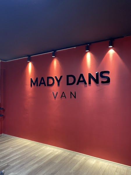 Mady Dans Van
