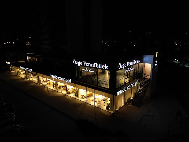 Özge Fennibilek Akademi