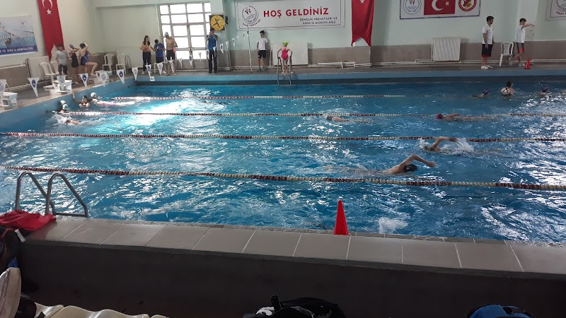 Osman Çağlı Kapalı Yüzme Havuzu