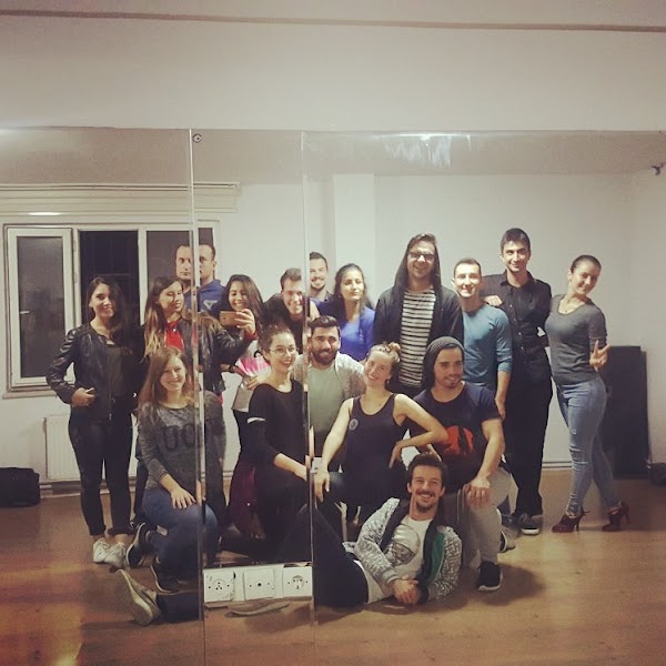 Özgür Sanat Dans Akademi