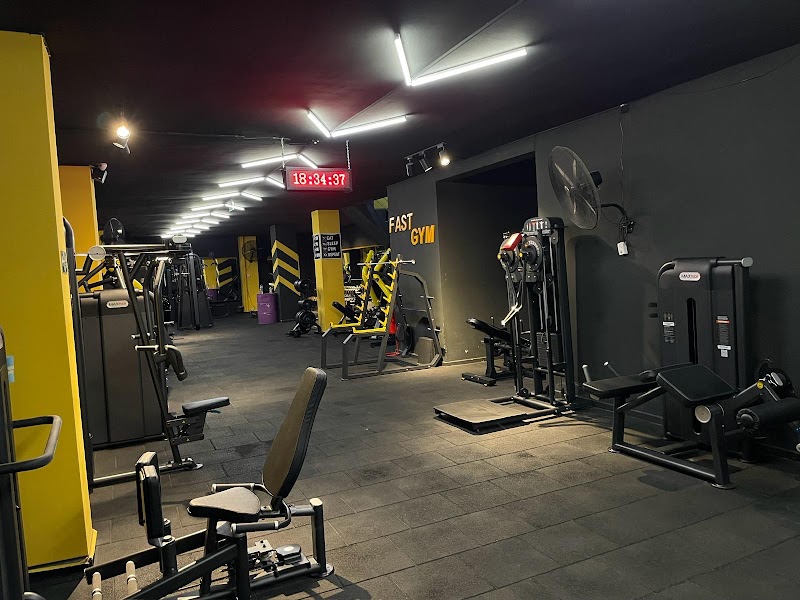 FAST GYM & FİTNESS