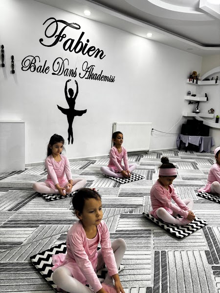 Fabien Bale ve Dans Akademisi