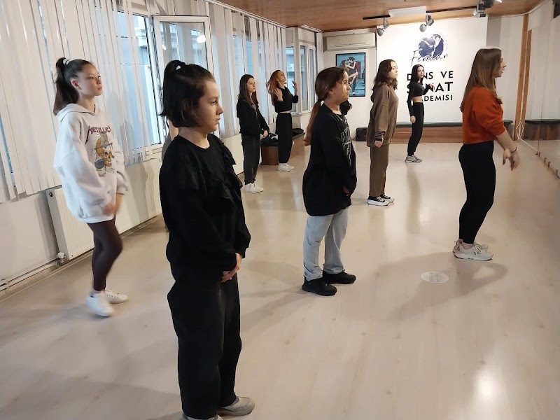 Balıkesir Dans ve Sanat Akademisi