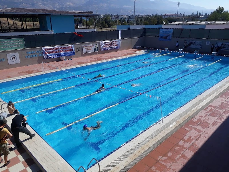 Kahramanmaraş Belediyesi Yarı Olimpik Yüzme Havuzu