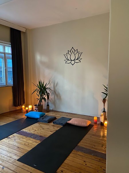 Pini Yoga