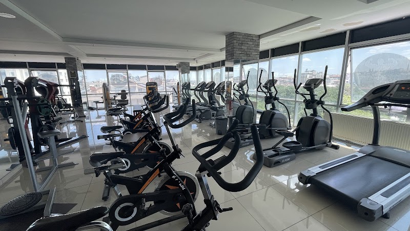 FORM SPOR TESİSİ