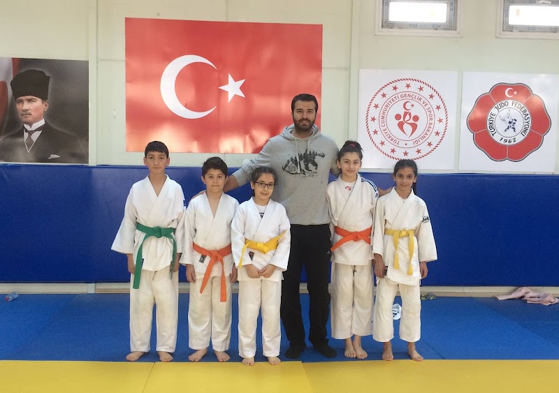 Mamak judo salonu ( Yalçınkaya eğitim spor kulübü)